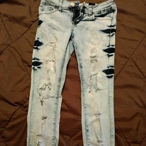 Light blue bleach skinny jeans